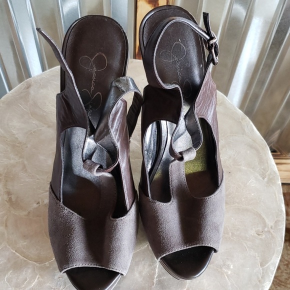 Shoes - Picture 1 of 4